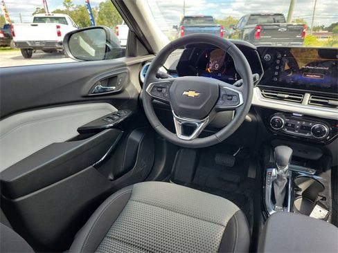 Used 2026 Chevrolet Trax LT w/ Driver Confidence Package image 14