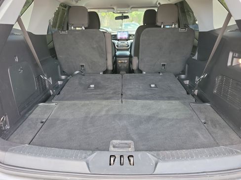 Used 2022 Ford Explorer XLT RWD image 19