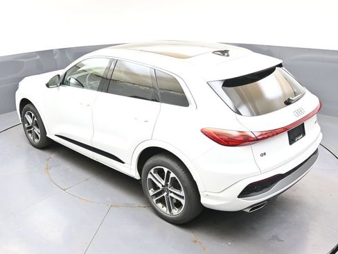 Certified 2025 Audi Q5 Premium w/ Convenience Package AWD/4WD image 39