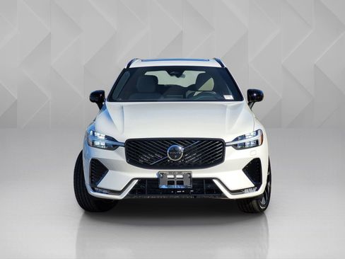 New 2026 Volvo XC60 B5 Plus w/ Protection Package Premier image 2