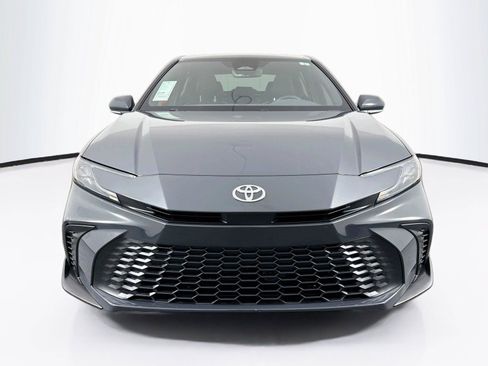 Used 2025 Toyota Camry SE w/ Convenience Package FWD image 8