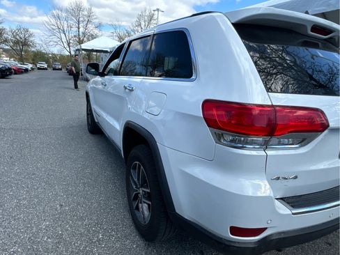 Used 2017 Jeep Grand Cherokee Limited image 9
