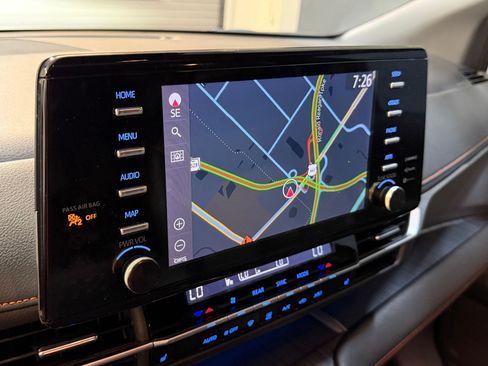 Used 2023 Toyota Sienna XSE FWD image 28