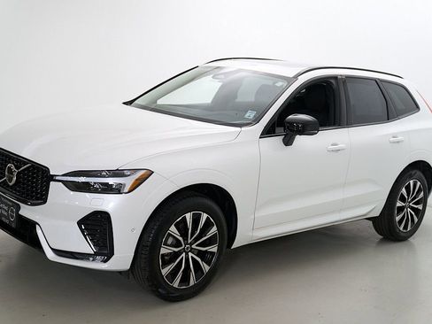 Certified 2025 Volvo XC60 B5 Plus AWD/4WD image 6