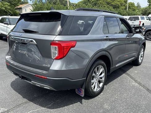 Used 2023 Ford Explorer XLT w/ Equipment Group 202A AWD/4WD image 28