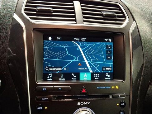 Used 2018 Ford Explorer Limited image 17