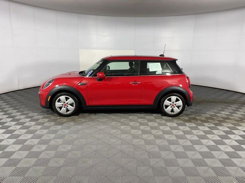 Certified 2022 MINI Cooper 2-Door Hardtop image 8