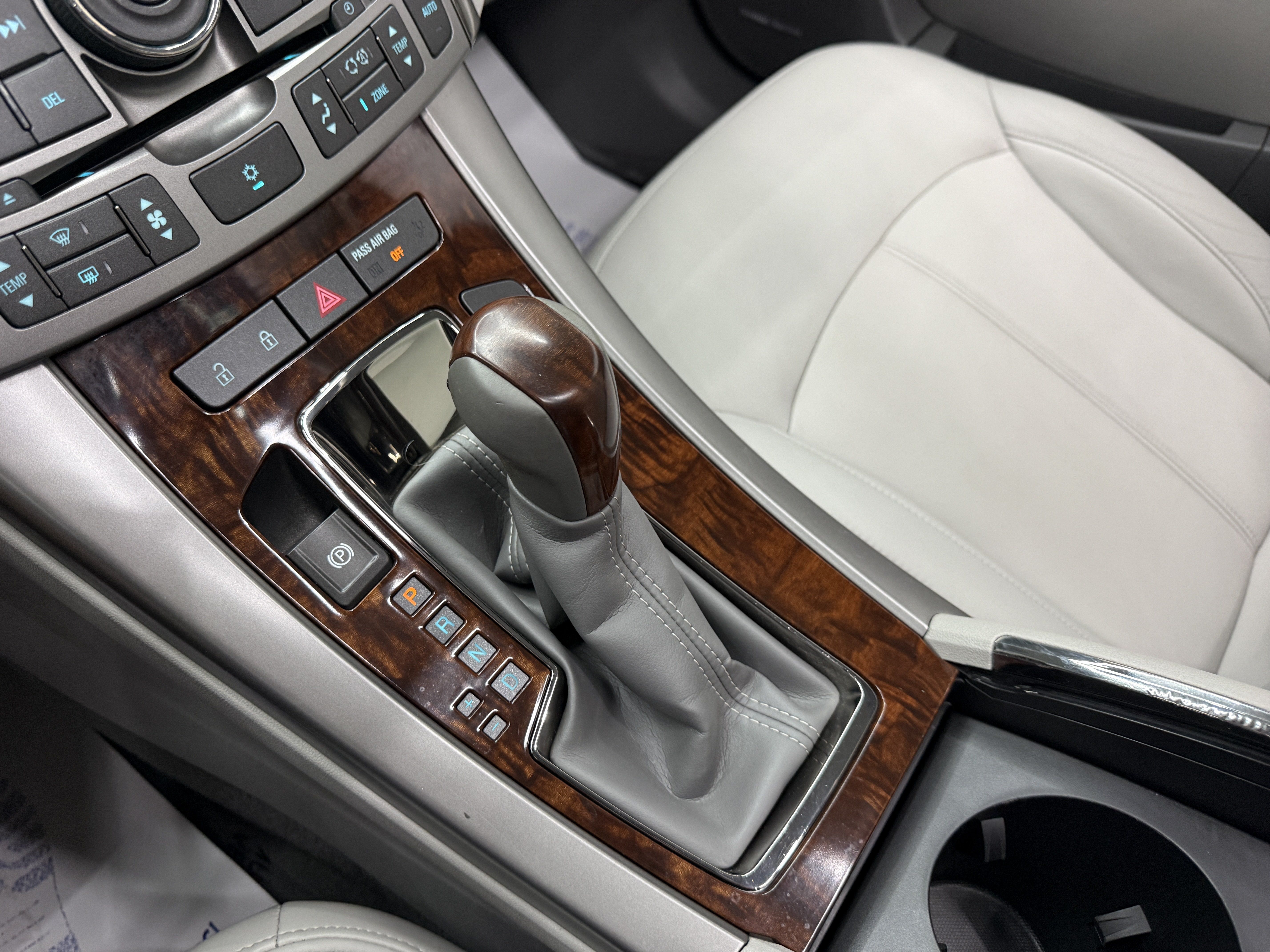 Used 2010 Buick LaCrosse CXL FWD image 20