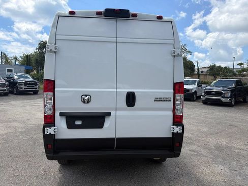 Used 2023 RAM ProMaster 3500 FWD image 3