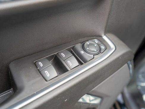 Used 2023 Chevrolet Silverado 1500 LT AWD/4WD image 18