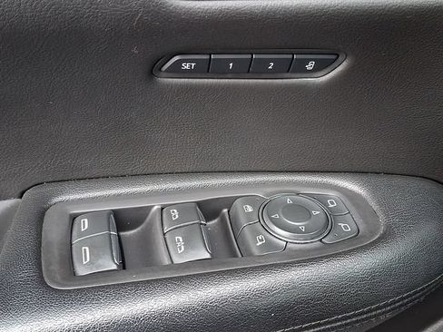 Used 2019 Cadillac XT5 Premium Luxury FWD image 22