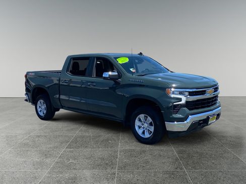 Used 2025 Chevrolet Silverado 1500 LT AWD/4WD image 7