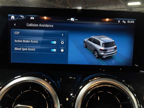 Certified 2025 Mercedes-Benz GLB 250 4MATIC image 34