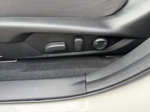 Used 2024 Subaru Crosstrek 2.0i Premium image 19