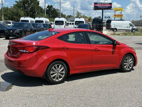 Used 2016 Hyundai Elantra SE w/ Option Group 02 FWD image 4