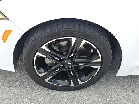 Used 2024 Kia K5 GT-Line w/ GT-Line Premium Package FWD image 11