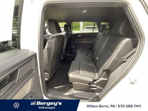 Used 2023 Volkswagen Atlas Cross Sport SE w/ Black Wheel Package AWD/4WD image 15