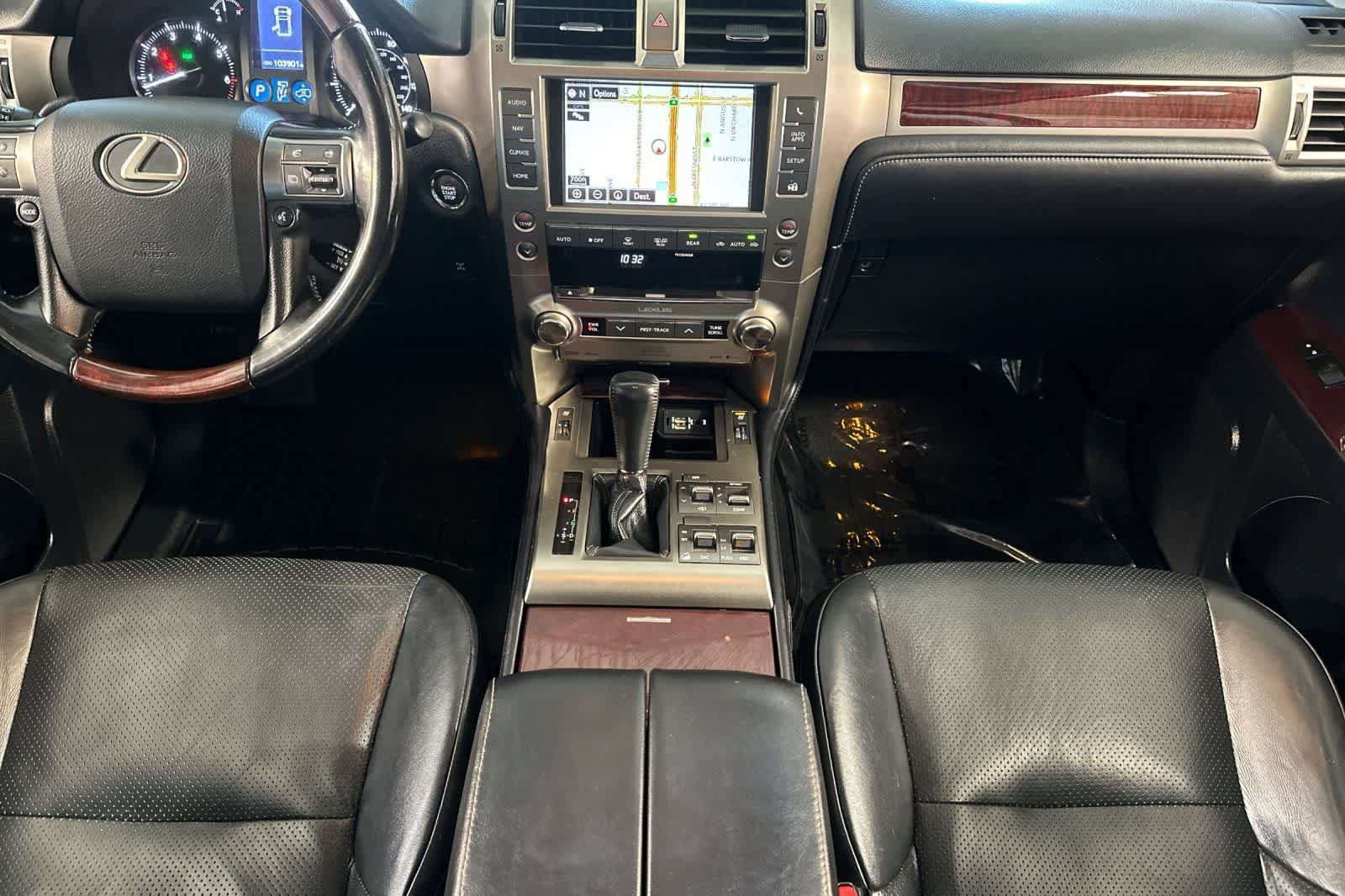 Used 2018 Lexus GX 460 Luxury w/ Preferred Accessory Package AWD/4WD image 4