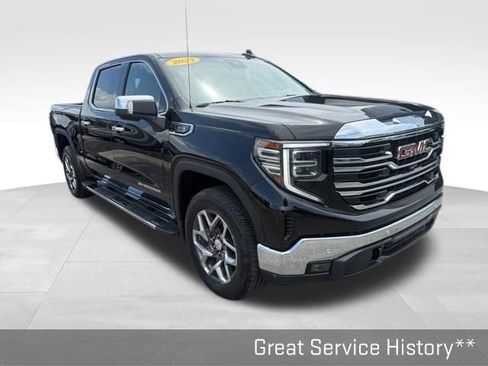 Used 2024 GMC Sierra 1500 SLT w/ SLT Premium Plus Package AWD/4WD image 18