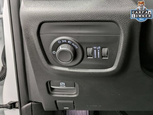 Used 2024 Jeep Grand Cherokee L Altitude AWD/4WD image 20