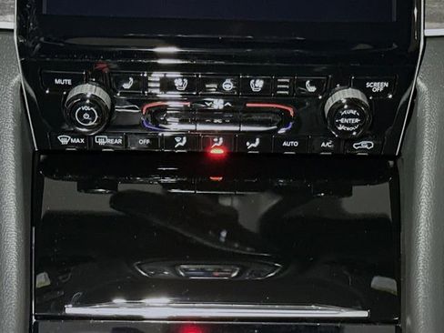 New 2025 Jeep Grand Cherokee L Limited w/ Luxury Tech Group II image 10