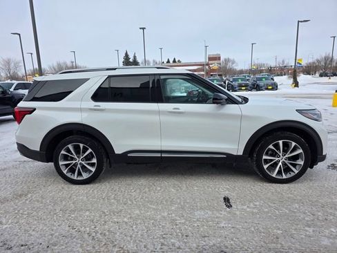 Used 2025 Ford Explorer Platinum w/ Ultimate Package AWD/4WD image 6