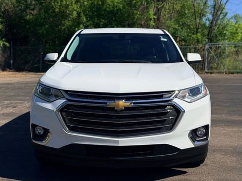 Used 2019 Chevrolet Traverse LT FWD image 2