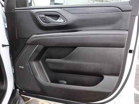 Used 2023 GMC Yukon XL SLT image 29