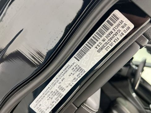 New 2025 Jeep Grand Cherokee Altitude image 28