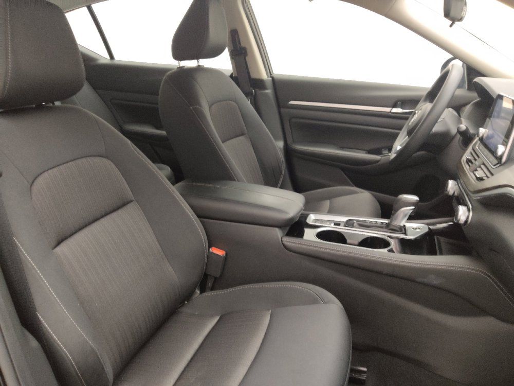 Used 2023 Nissan Altima 2.5 SV AWD/4WD image 21