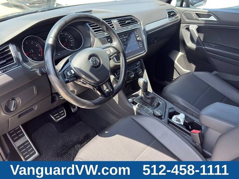 Used 2020 Volkswagen Tiguan SE AWD/4WD image 10