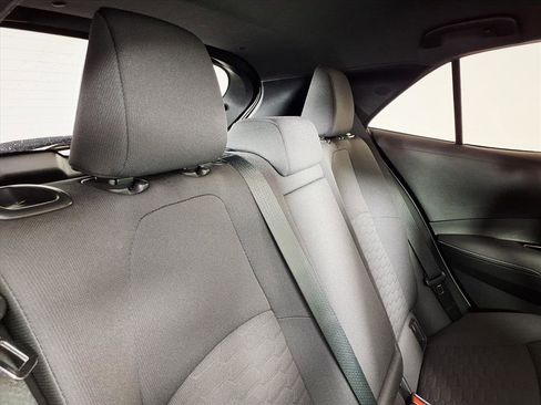 Used 2020 Toyota Corolla Hatchback image 12