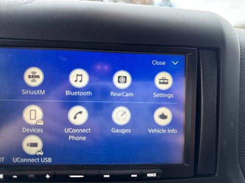 Used 2018 Jeep Wrangler Unlimited Sahara image 25