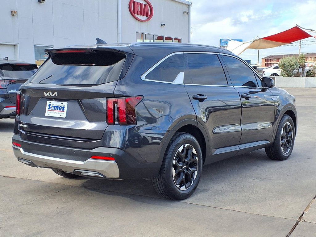 Certified 2025 Kia Sorento S FWD image 8