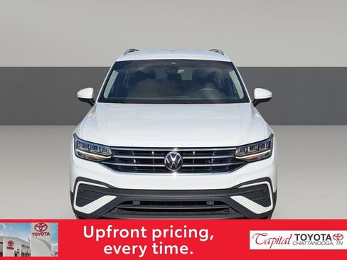 Used 2022 Volkswagen Tiguan SE image 3