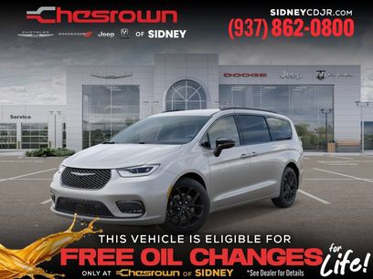 New 2026 Chrysler Pacifica Select w/ S Appearance Package