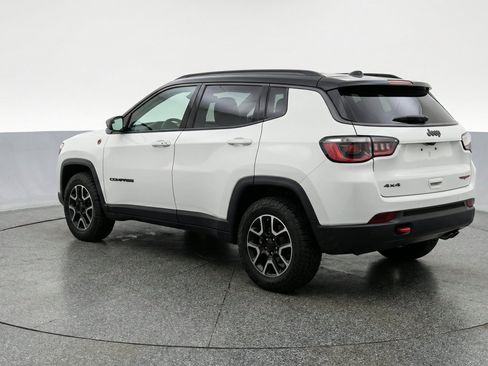Used 2025 Jeep Compass Trailhawk AWD/4WD image 6