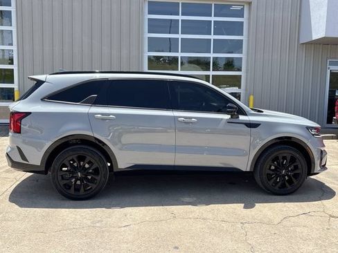 Used 2023 Kia Sorento SX AWD/4WD image 2