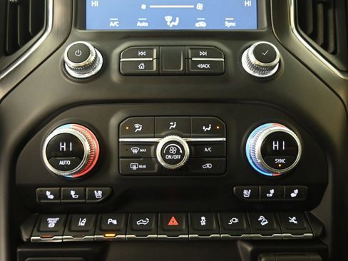 Used 2021 GMC Sierra 3500 AT4 image 34