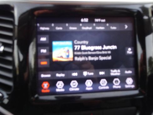 Used 2020 Jeep Cherokee Limited AWD/4WD image 26