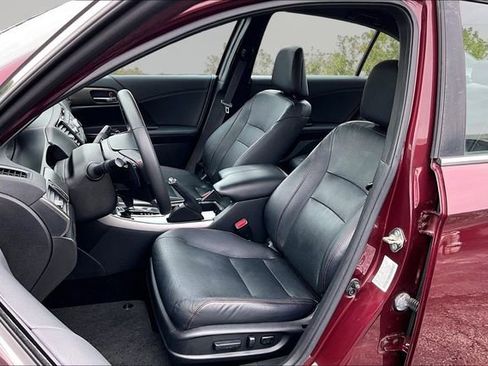 Used 2017 Honda Accord Sport Special Edition image 23