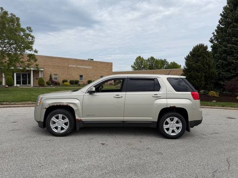 Used 2015 GMC Terrain SLE FWD image 2