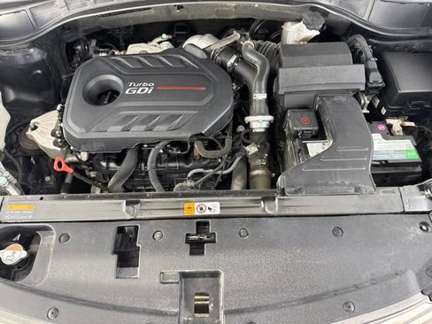 Used 2017 Hyundai Santa Fe Sport FWD image 17