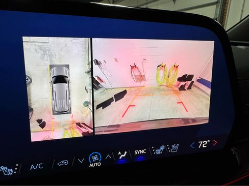 Certified 2025 Chevrolet Traverse RS image 17