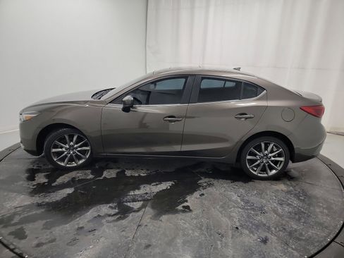 Used 2018 MAZDA MAZDA3 Grand Touring image 4