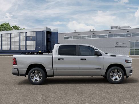 New 2026 RAM 1500 Express AWD/4WD image 12