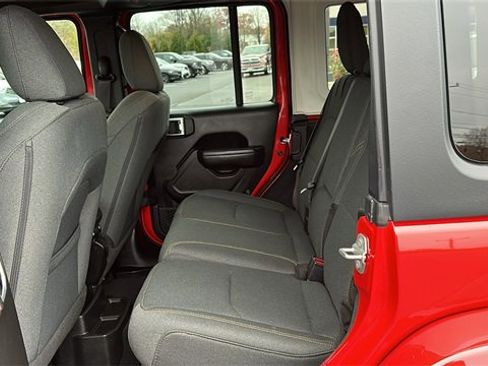 Used 2024 Jeep Wrangler Unlimited w/ Convenience Group image 21