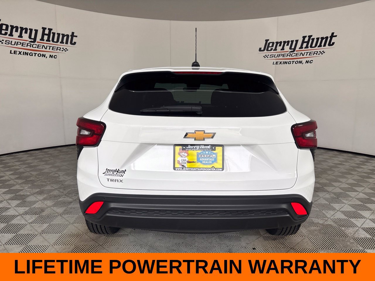 Used 2025 Chevrolet Trax LS w/ LS Convenience Package FWD image 7