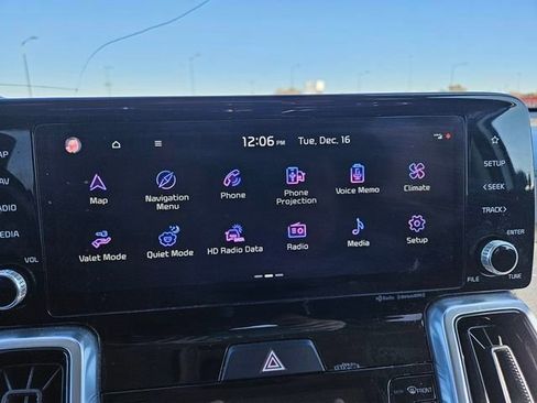 Used 2023 Kia Sorento SX image 19