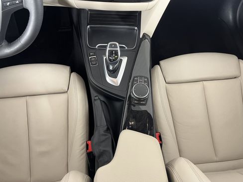 Used 2018 BMW 330i xDrive Sedan w/ Premium Package image 16